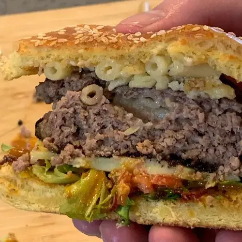 Easy Mac and Cheese Stuffed Burger Recipe