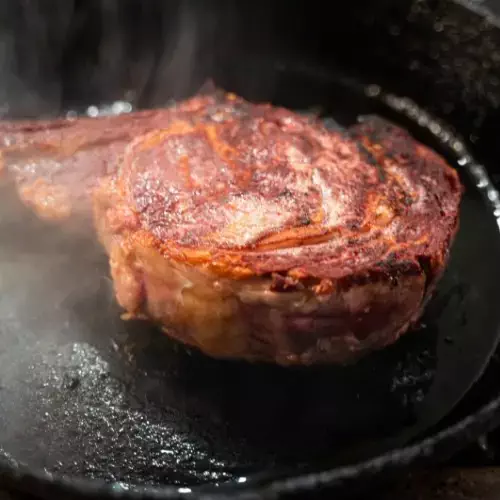 Reverse Sear Tomahawk Steak in the Cast Iron Pan